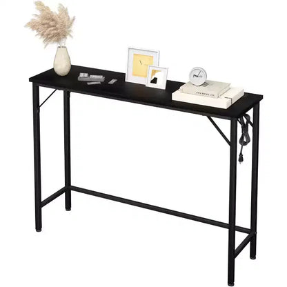 Console d'entrée moderne avec prises de chargement USB intégrées et table d'appoint derrière le canapé