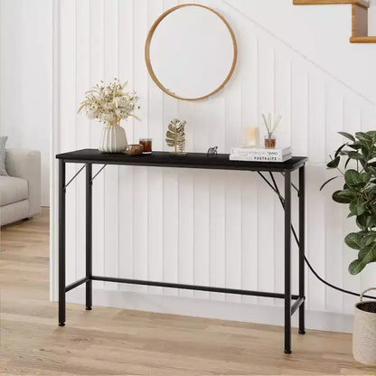 Console d'entrée moderne avec prises de chargement USB intégrées et table d'appoint derrière le canapé