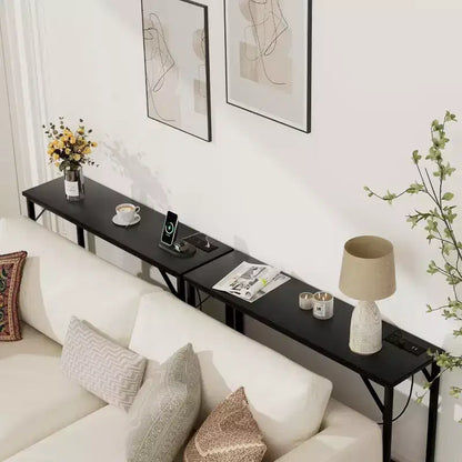 Console d'entrée moderne avec prises de chargement USB intégrées et table d'appoint derrière le canapé