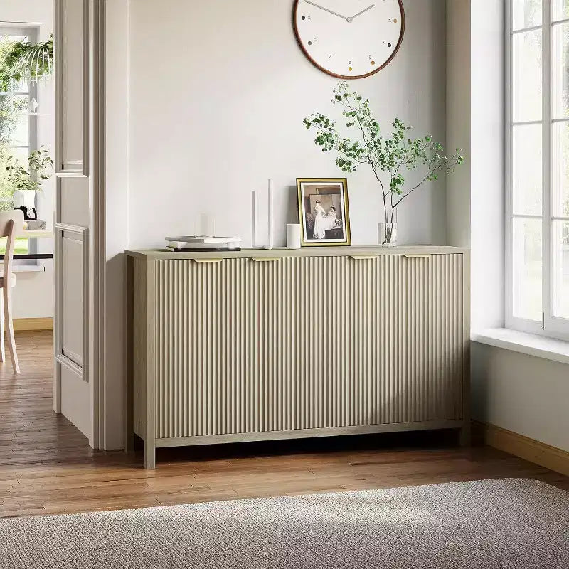 Bahut buffet moderne cannelé à 4 portes avec étagères réglables pour cuisine, salle à manger et salon