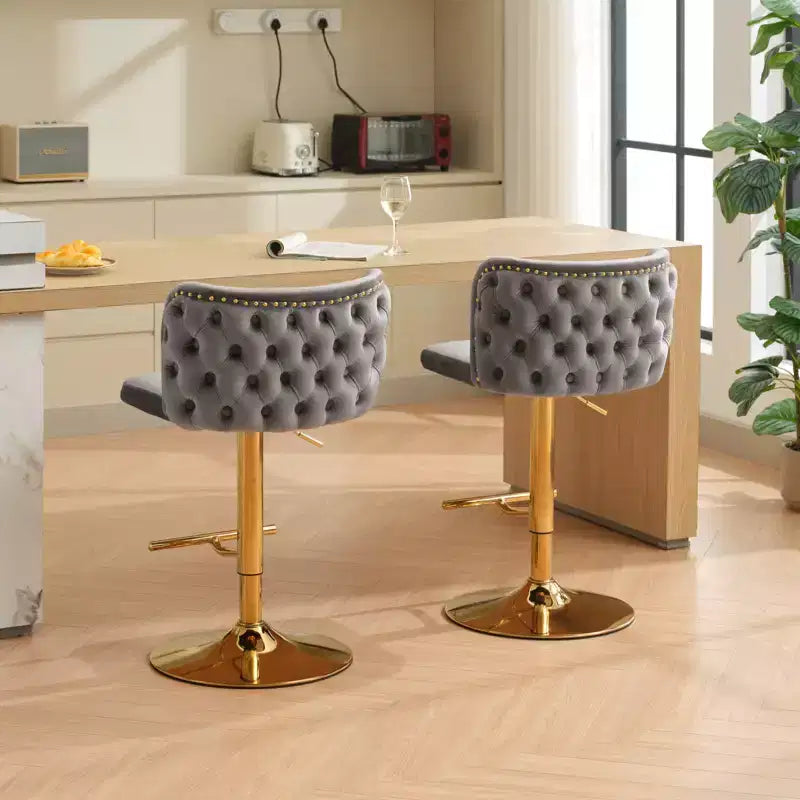 Tabourets de bar pivotants en velours avec base plaquée or et hauteur réglable