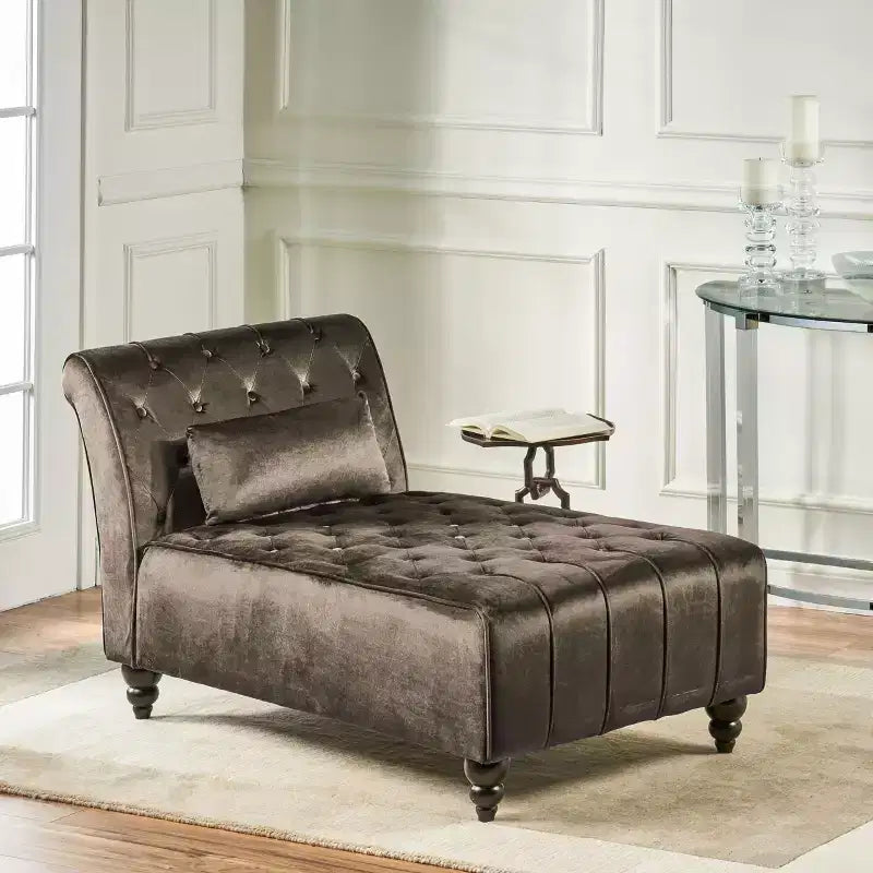 Méridienne moderne glamour en velours capitonné avec coussin décoratif amovible et pieds en bois tournés